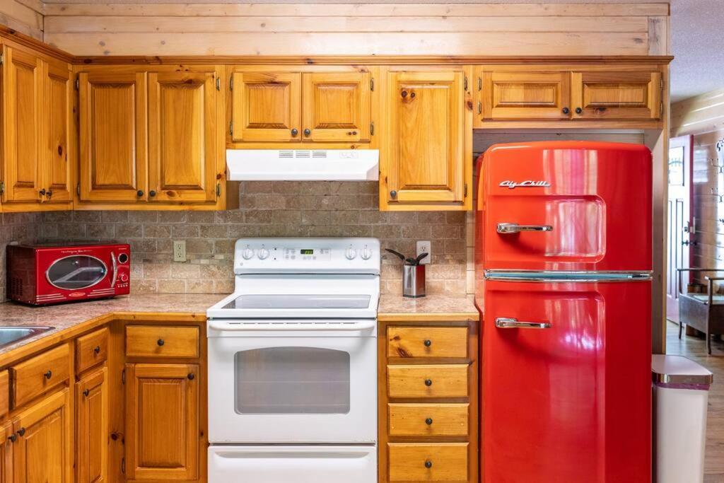 Pet Friendly Luxury Cabin Near Helen With Fire Pit Cleveland Exterior foto